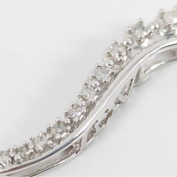 Estate 10 k white gold diamond journey pendant - Picture 5 of 5